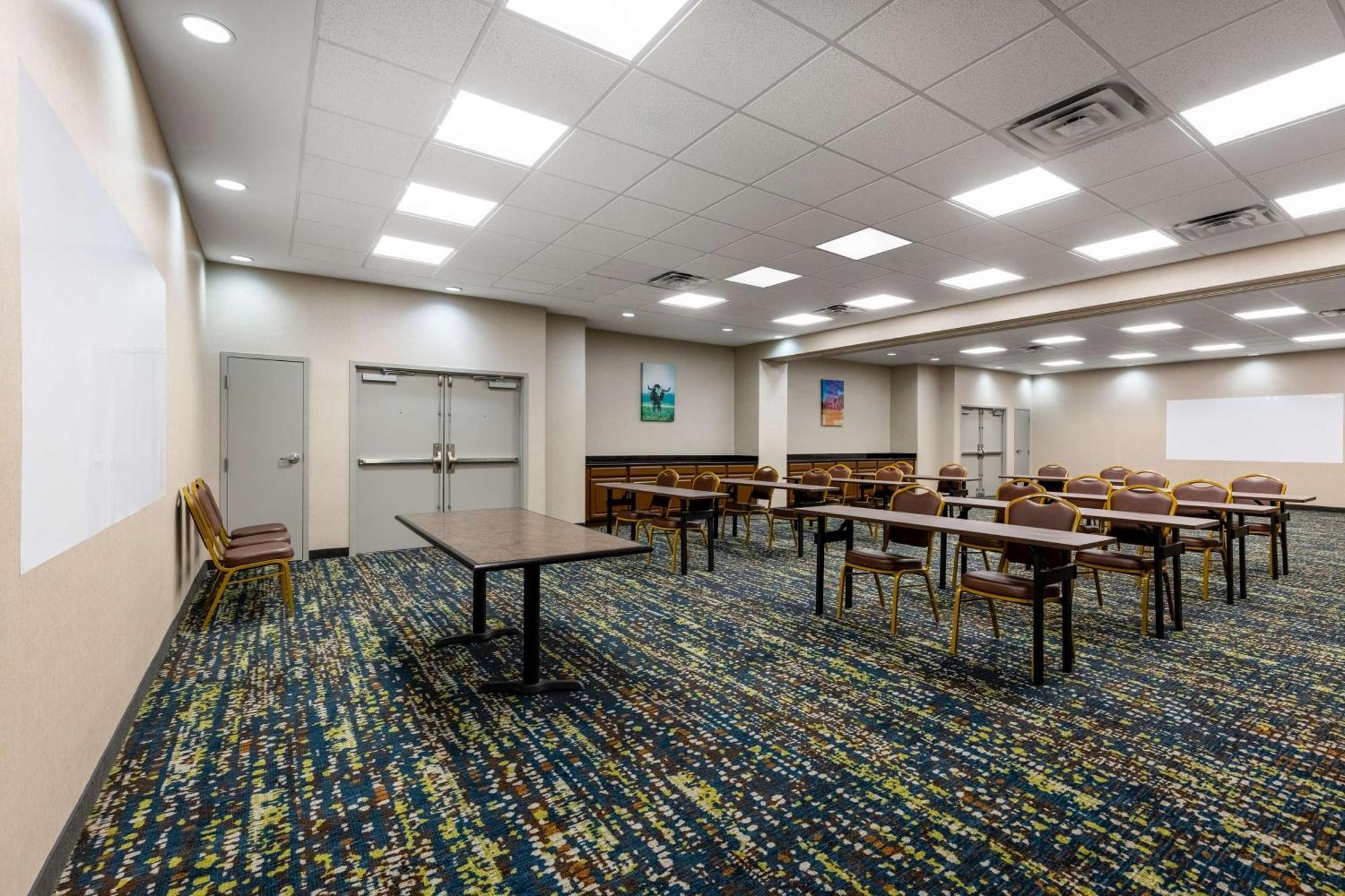 Hampton Inn & Suites Woodward Buitenkant foto
